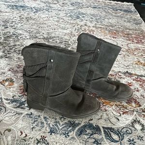 Abeo Blaine green suede boots
